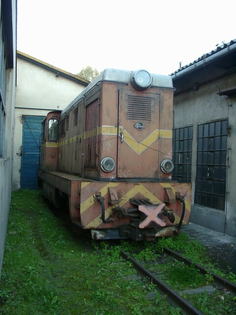 Ostatnia czynna lokomotywa Hrubieszowskiej KD od ponad 10 lat stoi odstawiona na stacji Przeworsk Wask., 17.09.2004, foto Marcin Wojda